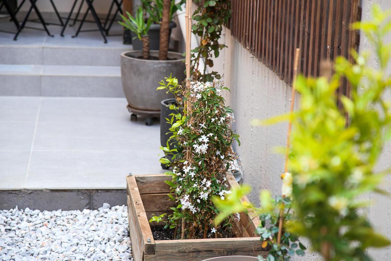 Caravin Wanderhome, 5 Min From Metro Nea Ionia Athens Exterior photo